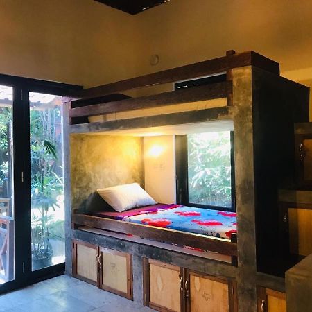 Ngeluwungan Boutique Hostel Canggu Exterior foto