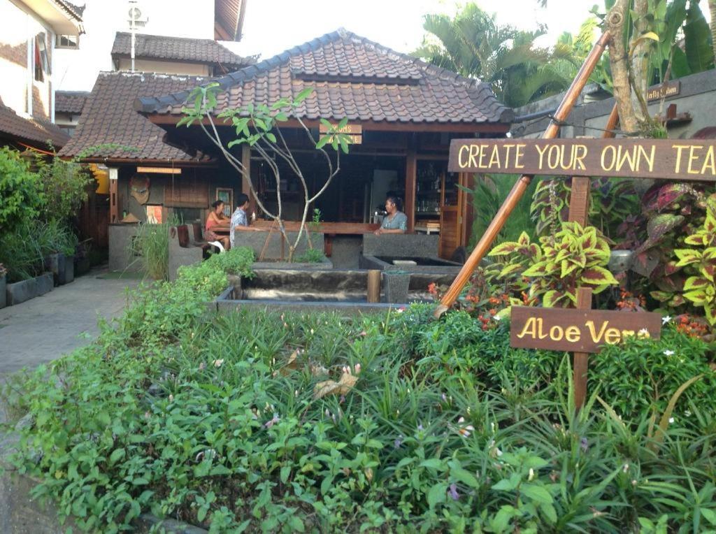 Ngeluwungan Boutique Hostel Canggu Exterior foto